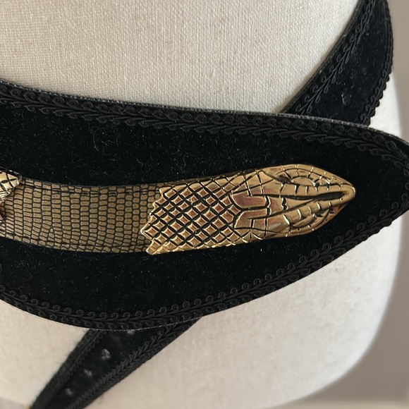 Black and Gold Snake Belt - Picture 2 of 6